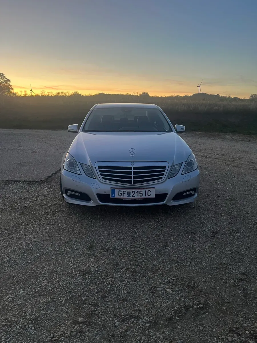 Mercedes-Benz E-Class 2009 photo 2