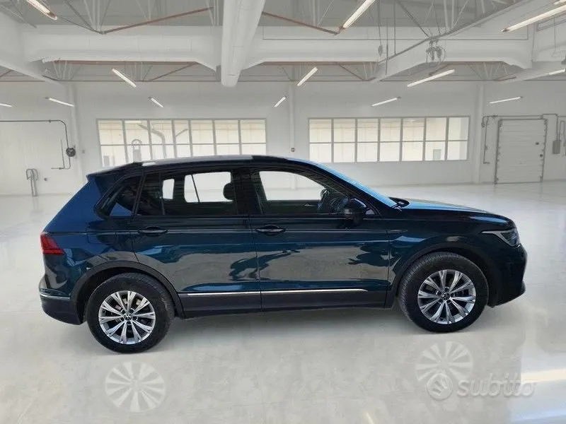 Volkswagen Tiguan 2023 photo 3