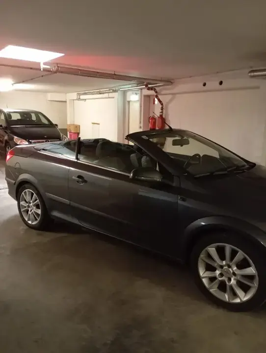 Opel Astra 2009 photo 2