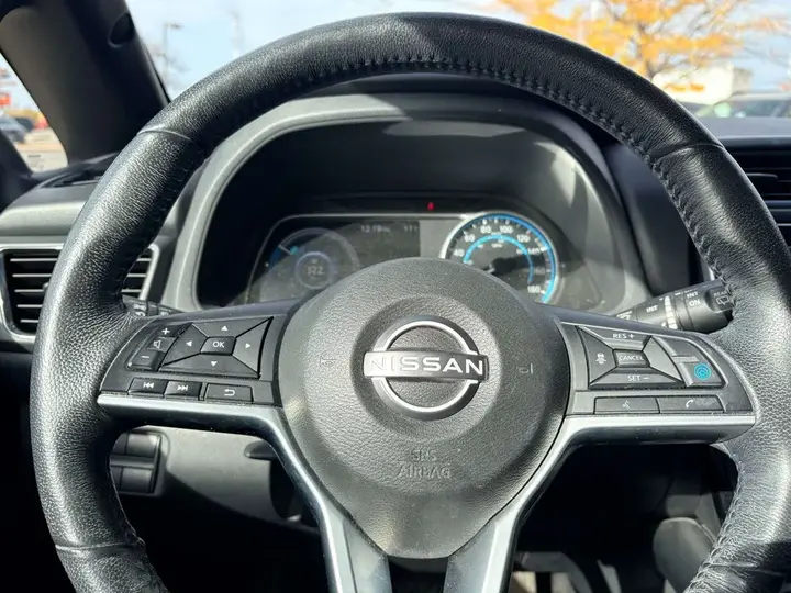 Nissan Leaf 2023 photo 3