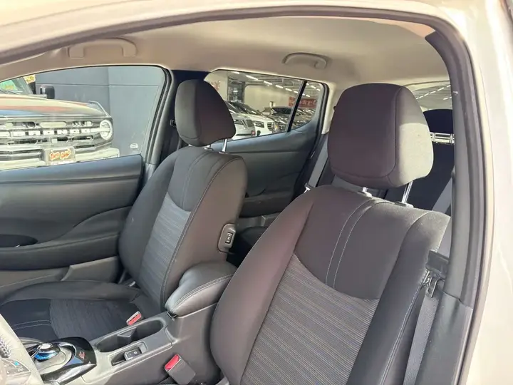 Nissan Leaf 2023 photo 4