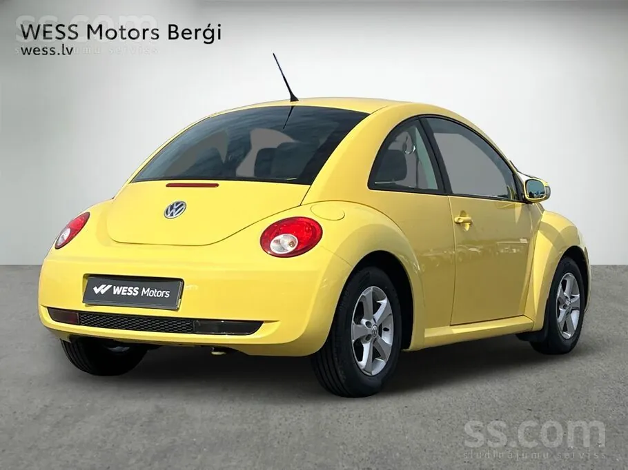 Volkswagen New Beetle 2009 photo 2