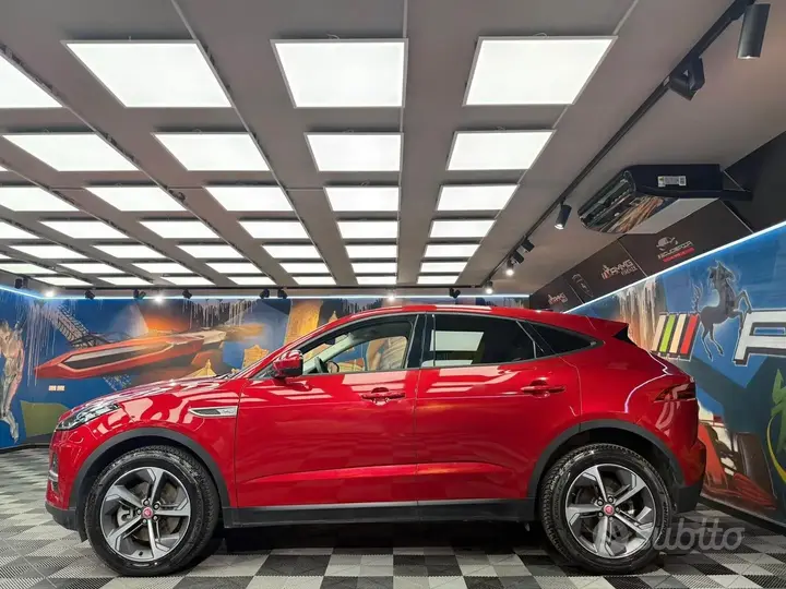Jaguar E-Pace 2022 photo 4