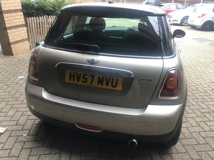 Mini Hatch 2007 photo 2