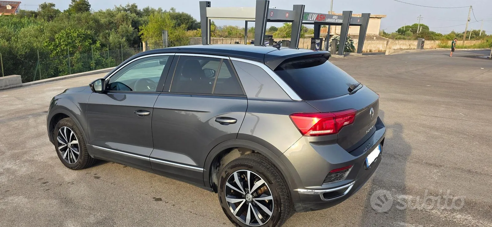 Volkswagen T-Roc 2019 photo 2