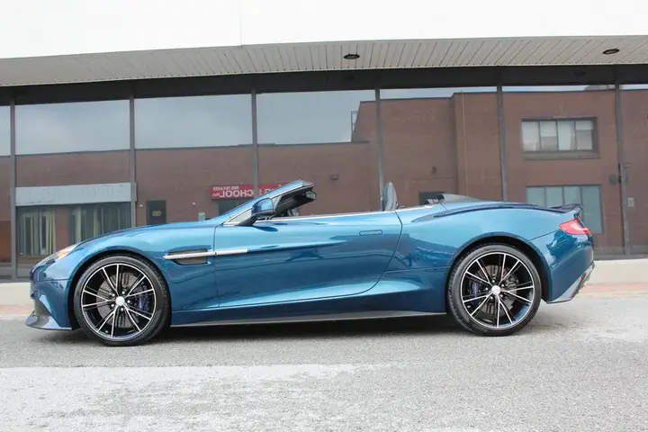 Aston Martin Vanquish 2014 photo 2