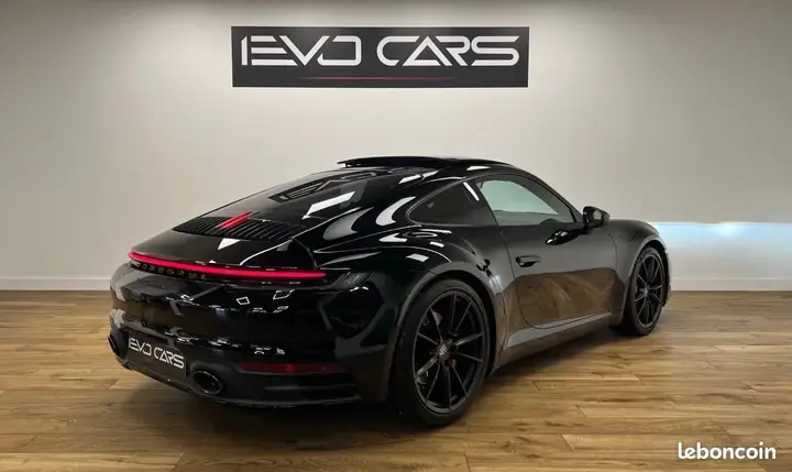 Porsche 911 2019 photo 2