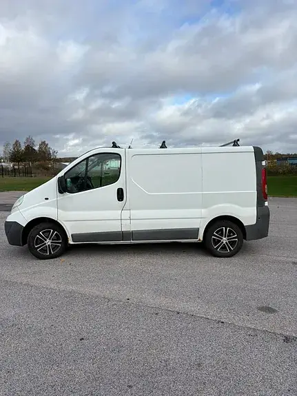 Opel Vivaro 2010 photo 2
