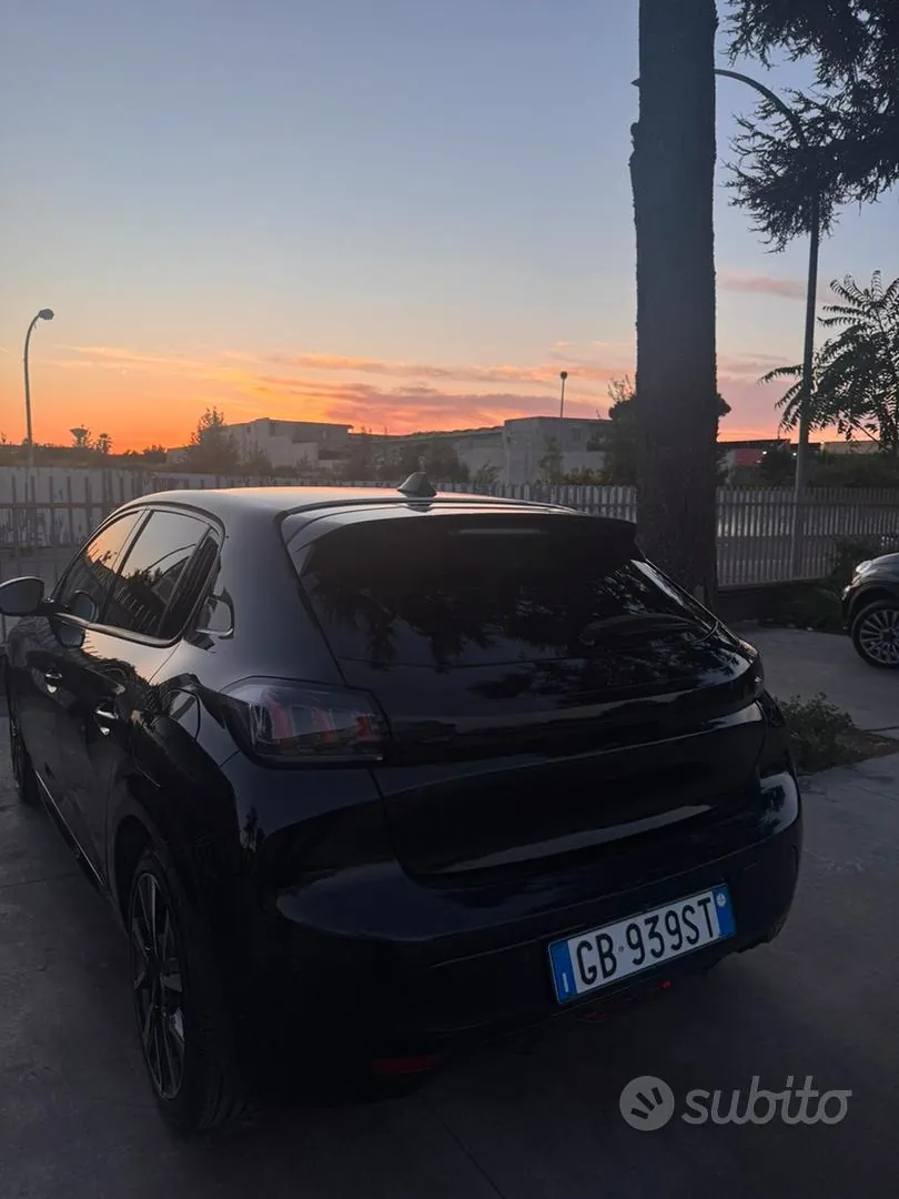Peugeot 208 2020 photo 2