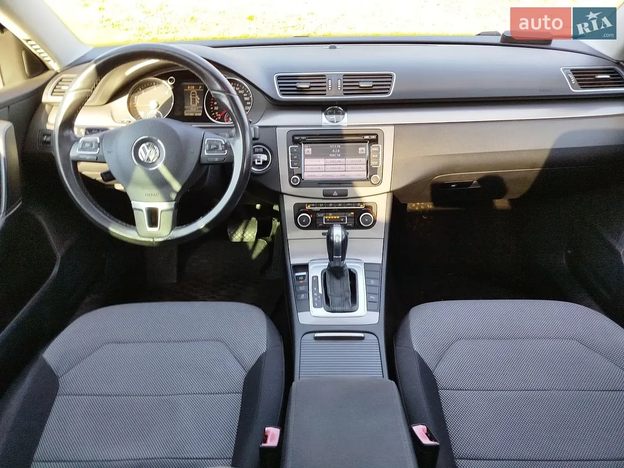 Volkswagen Passat 2011 photo 3