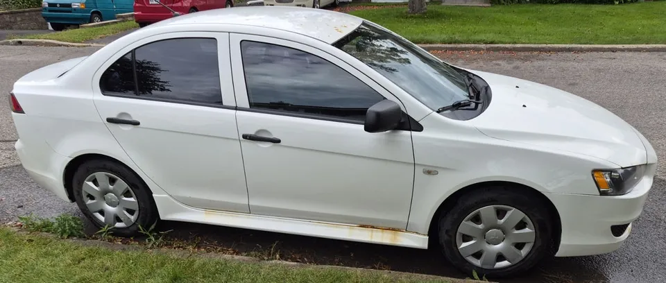 Mitsubishi Lancer 2010 photo 3
