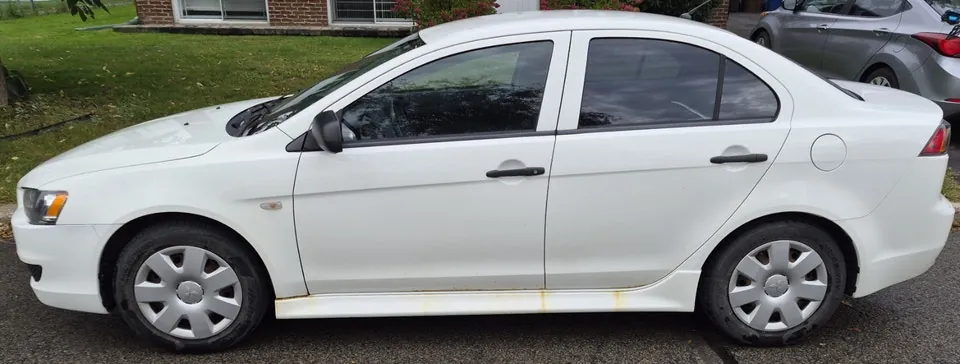 Mitsubishi Lancer 2010 photo 5