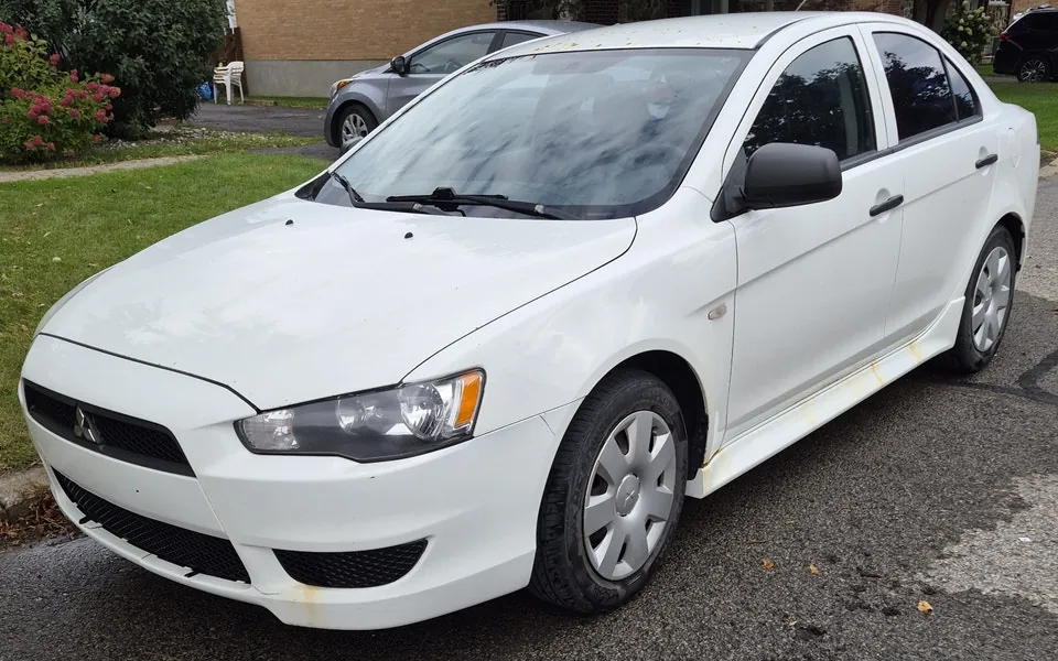 Mitsubishi Lancer 2010 photo 4