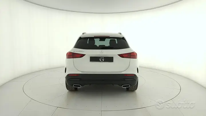 Mercedes-Benz Gla 2025 photo 4