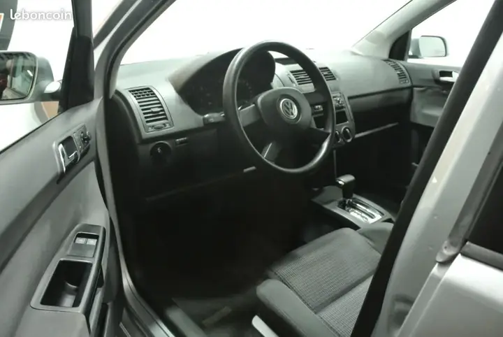Volkswagen Polo 2002 photo 5