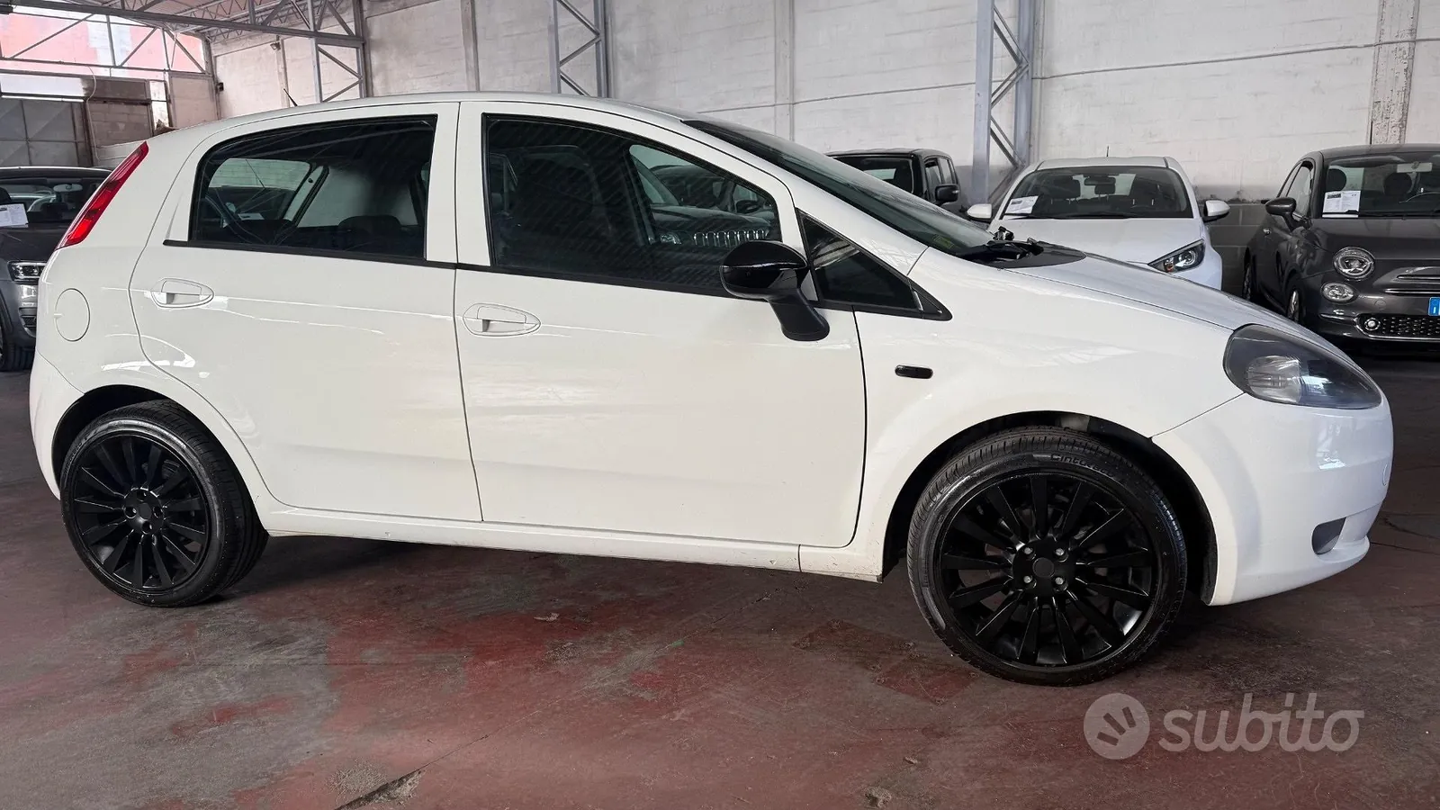 Fiat Grande Punto 2011 photo 5