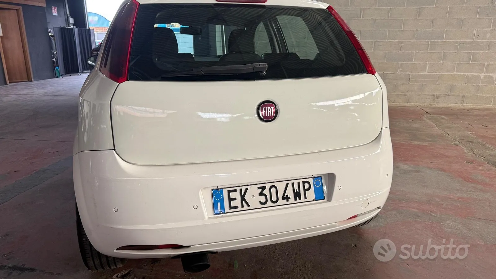 Fiat Grande Punto 2011 photo 4