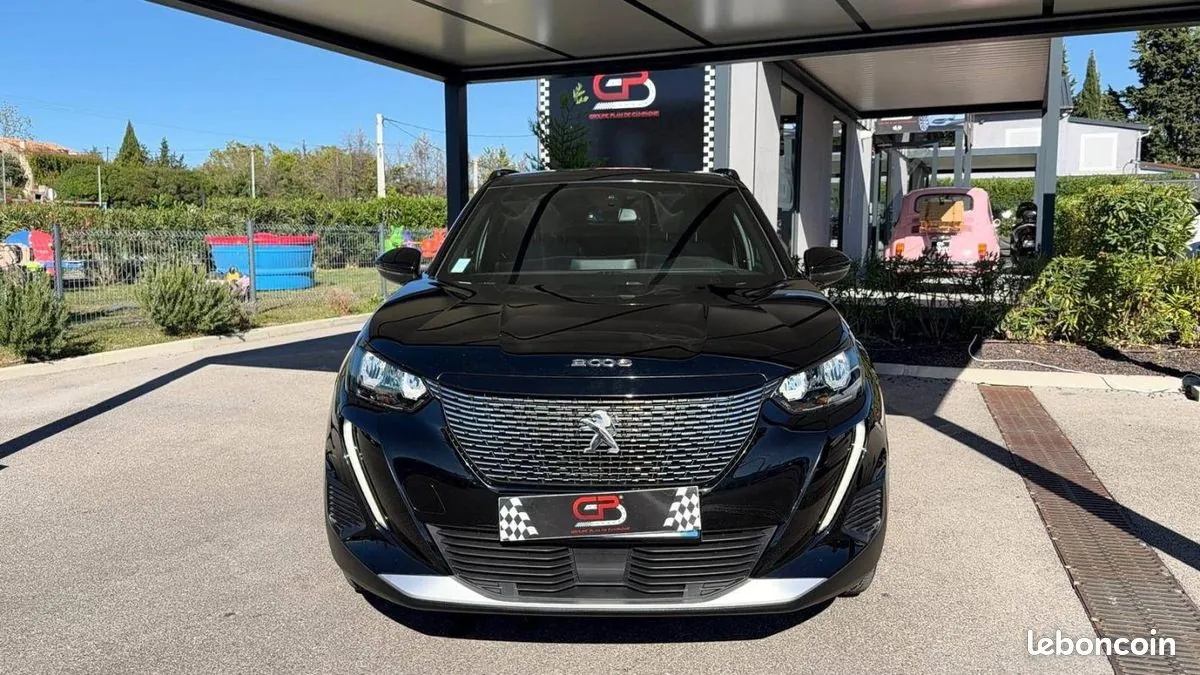 Peugeot 2008 2023 photo 2