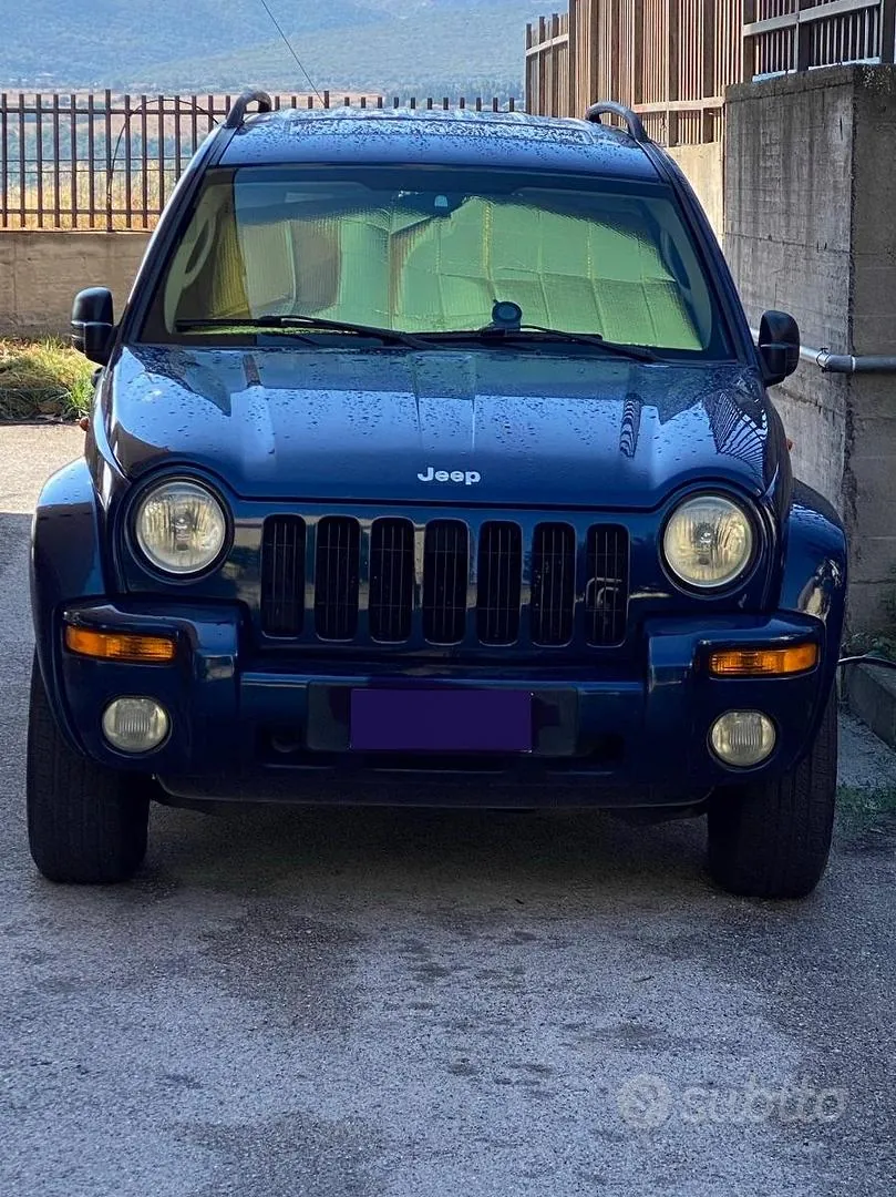 Jeep Cherokee 2003 photo 4