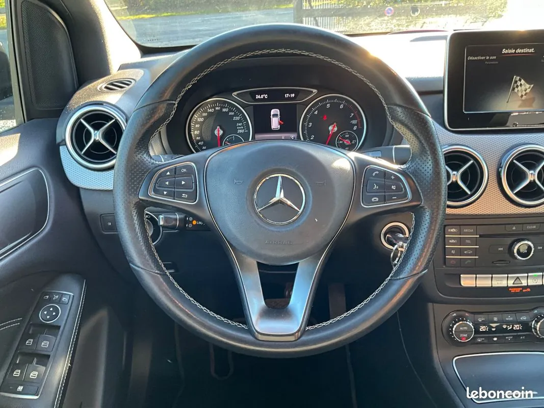Mercedes-Benz B-Class 2017 photo 4