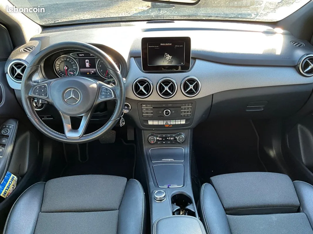 Mercedes-Benz B-Class 2017 photo 3
