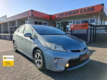 Toyota Prius 2014 photo 2