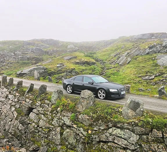 Audi A8 2011 photo 4