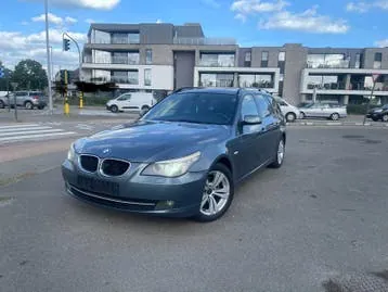 BMW 520I