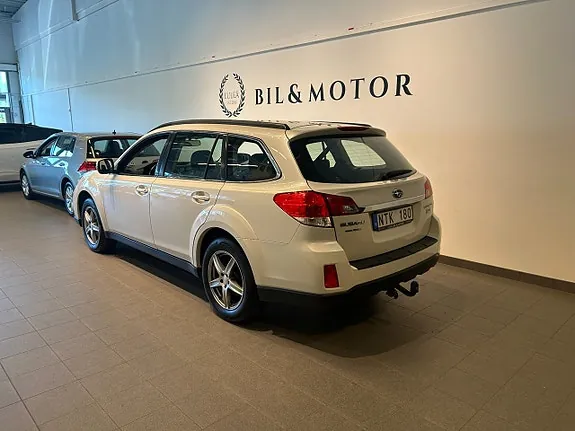 Subaru Outback 2013 photo 2