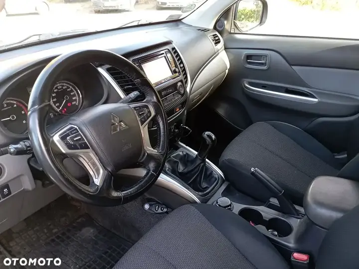 Mitsubishi L200 2018 photo 3