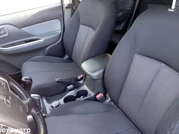 Mitsubishi L200 2018 photo 4
