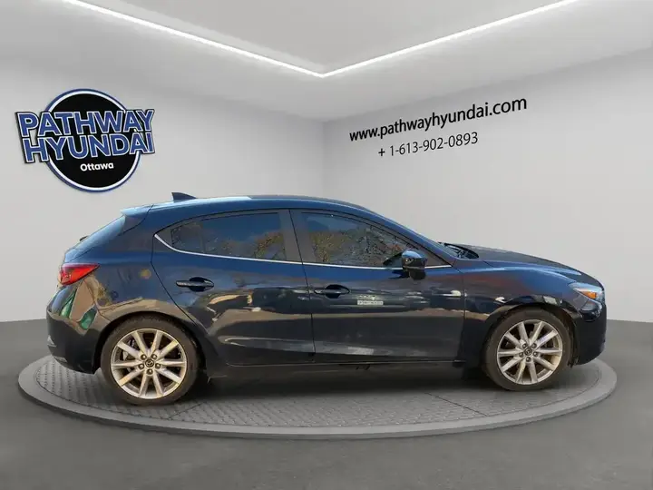 Mazda Mazda3 2017 photo 3