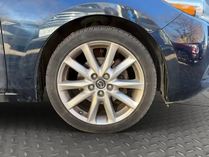 Mazda Mazda3 2017 photo 2