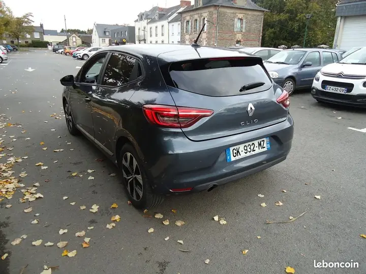 Renault Clio 2022 photo 3
