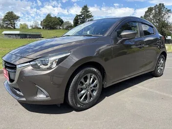 Mazda Demio 2017 photo 2