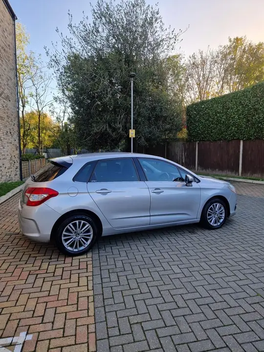 Citroen C4 2011 photo 5