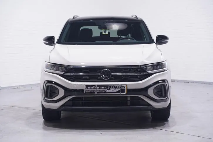 Volkswagen T-Roc 2024 photo 2