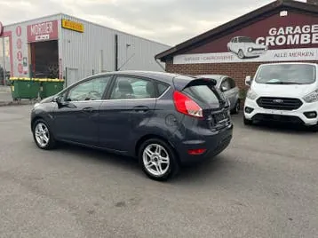 Ford Fiesta 2013 photo 2