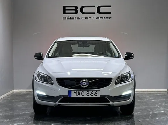 Volvo V60 Cross Country 2016 photo 2