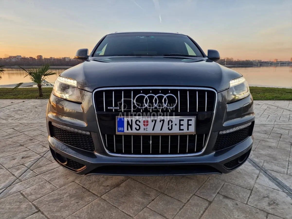 Audi Q7 2012 photo 2
