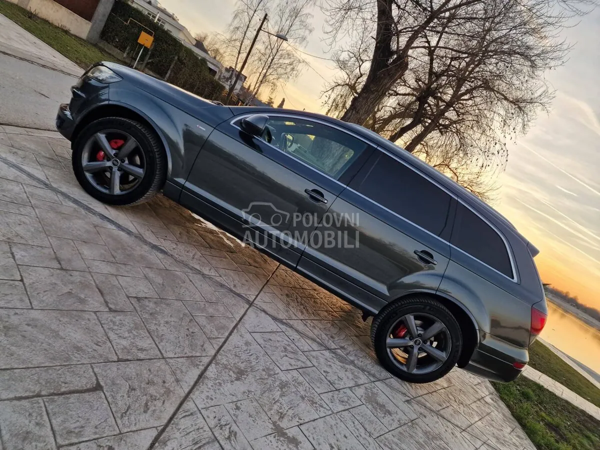 Audi Q7 2012 photo 5
