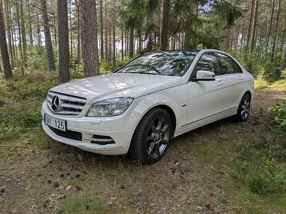 Mercedes-Benz C180 2011 photo 2