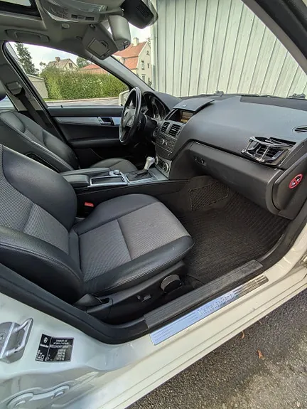 Mercedes-Benz C180 2011 photo 4