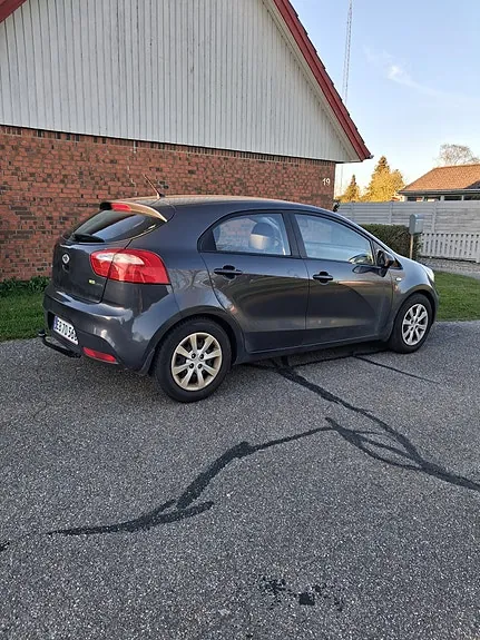 Kia Rio 2012 photo 2