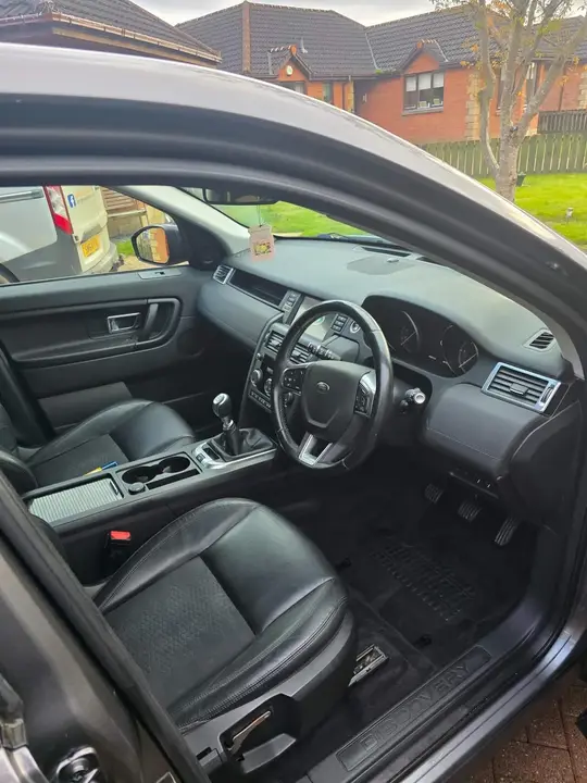 Land Rover Discovery Sport 2017 photo 5