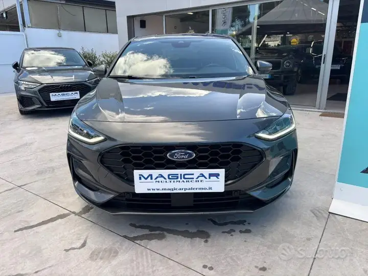 Ford Focus 2024 photo 2