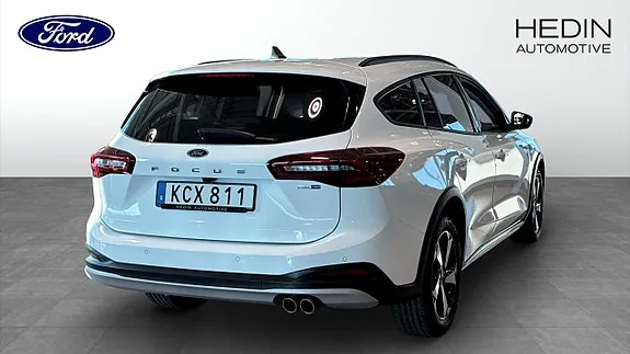 Ford Focus 2024 photo 2