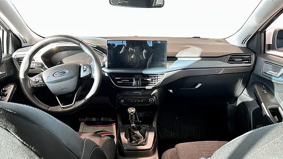 Ford Focus 2024 photo 4