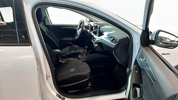 Ford Focus 2024 photo 3