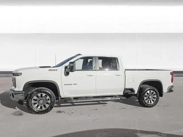 Chevrolet Silverado 2024 photo 3